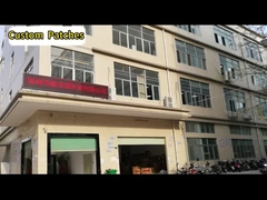 Ferro em remendos da tela da sarja da beira de Merrow do remendo do bordado