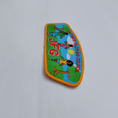 O ferro uniforme do bordado no laser dos remendos cortou a beira tecida de Merrow dos remendos