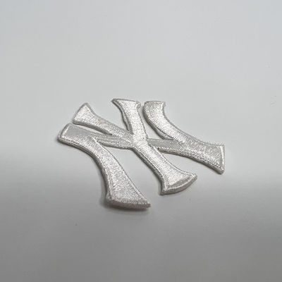Remendo bordado com logotipo de marca 3D personalizado remendo tecido com ferro no verso