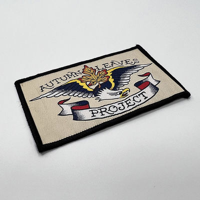 Ferro lavável em remendos Logo Shoulder Woven Patches feito sob encomenda do bordado
