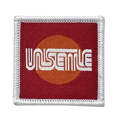 Marca feita sob encomenda Logo Patch Stitched Name Patches tecido com beira de Merrow