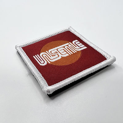 Marca feita sob encomenda Logo Patch Stitched Name Patches tecido com beira de Merrow