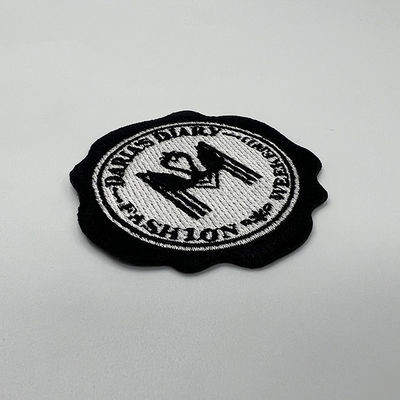 Os remendos amigáveis do bordado de Eco da beira feita sob encomenda passam costuram sobre em remendos para a roupa