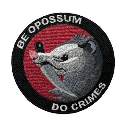 Os remendos feitos sob encomenda por atacado do Applique do bordado costuram no ferro em remendos tecidos roupa