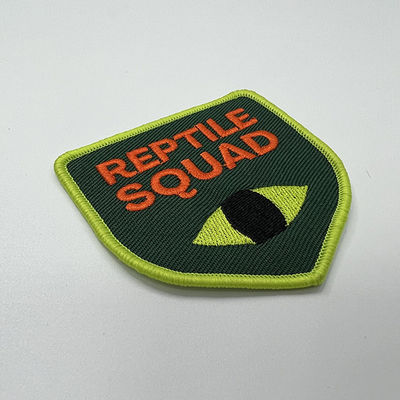 O ferro em suportar o bordado feito sob encomenda remenda remendos tecidos tela da sarja para a roupa