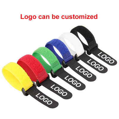 As cintas plásticas coloridas correias reusáveis do gancho e do Velcro do laço provam disponível