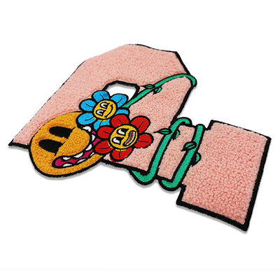 O bordado do Chenille da letra da forma remenda o material sentido personalizado tamanho personalizado