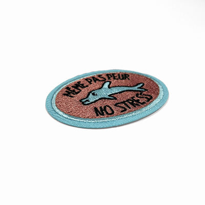 O laser da venda por atacado cortou o clube desportivo feito sob encomenda Logo Embroidered Patches For Clothing feito sob encomenda da marca