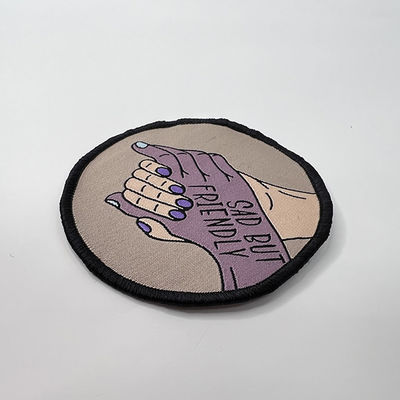 Ferro de Overlock em etiquetas tecidas Logo Pantone Color Waterproof feito sob encomenda